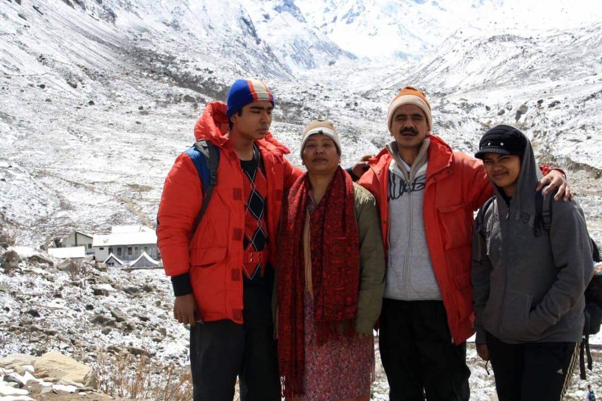 The Era Tours family and team in the Gaumukh Himalayas